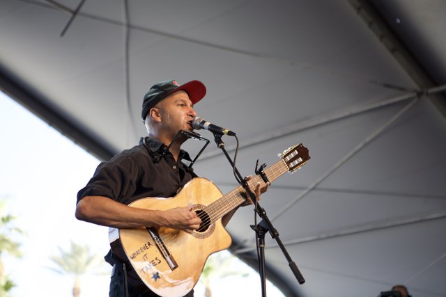 Tom Morello rocks Coachella with guitar and mic