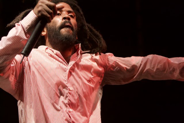 Murs Takes the Stage at Coachella 2008