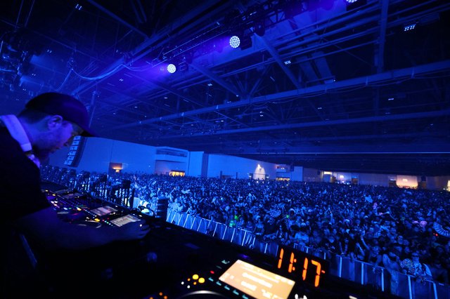DJ Commands Massive Indoor Festival Crowd at Wobbleland