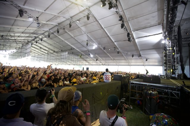 Coachella Crowd Rocks Out to Concert
