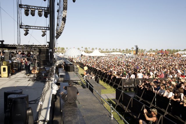 The Epic Crowd at Coachella 2008