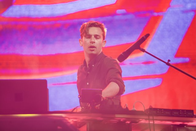 Flume's Electrifying Performance