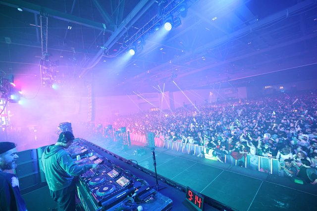 DJ Ignites Massive Crowd at Wobbleland 2026