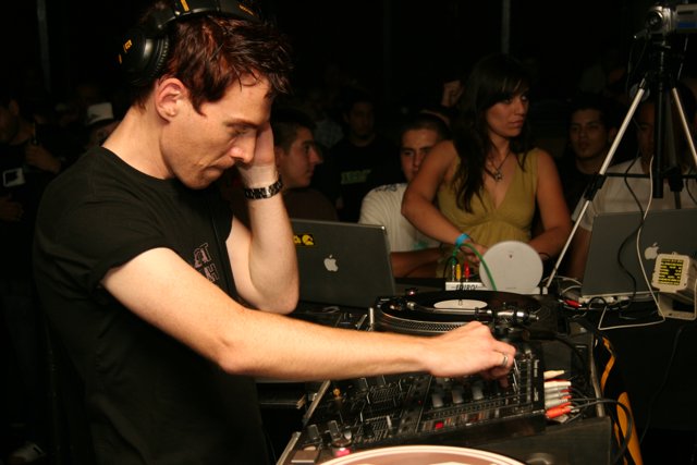 DJ Ilya in Action