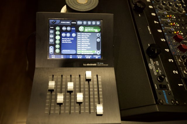 Digital Mixer with Computer Screen