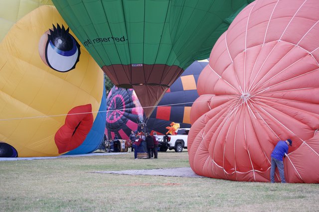 Giant Novelty Balloons Inflate at Sonoma County Classic