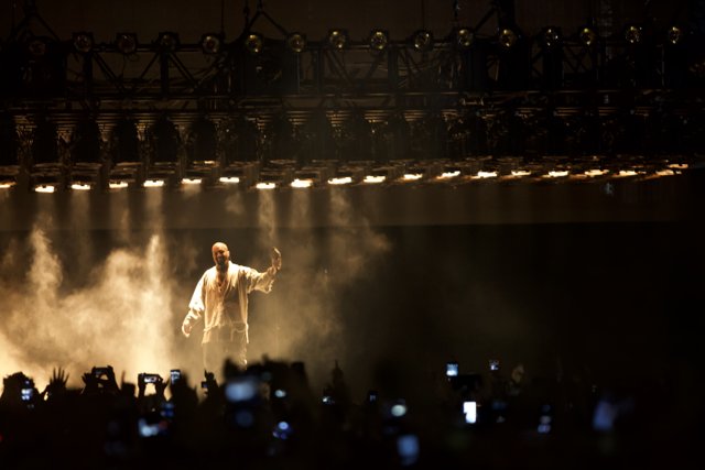 Kanye West rocks Lollapalooza in Chicago