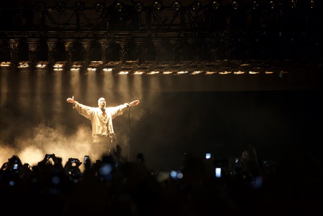 Kanye West Rocks the O2 Arena