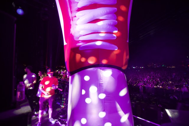 Inflatable Shoe Takes the Stage