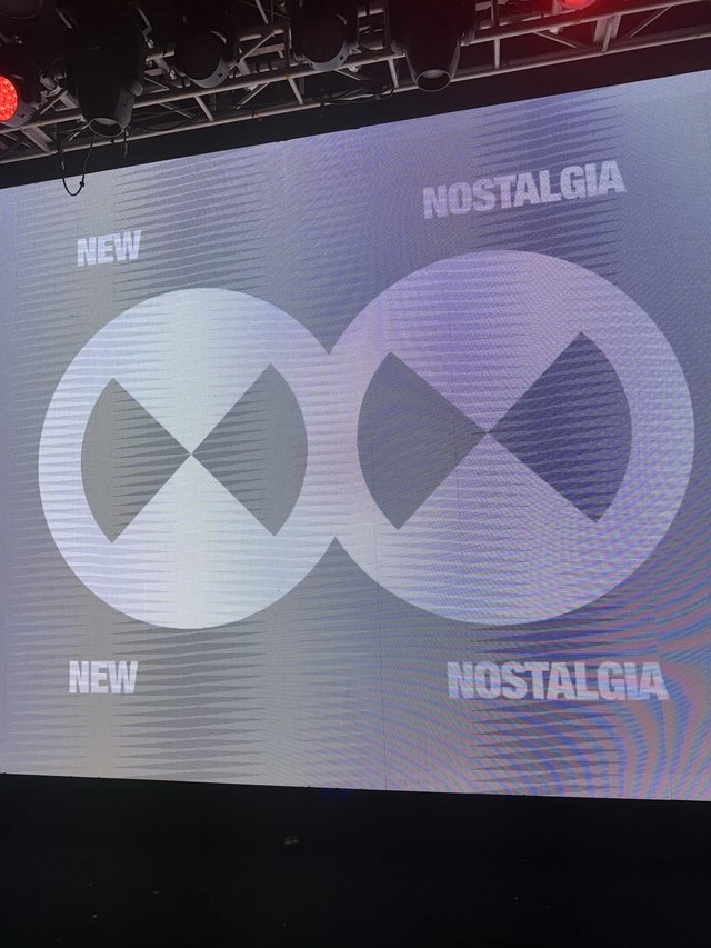 New vs Nostalgia: Concert Visual Display Comparison