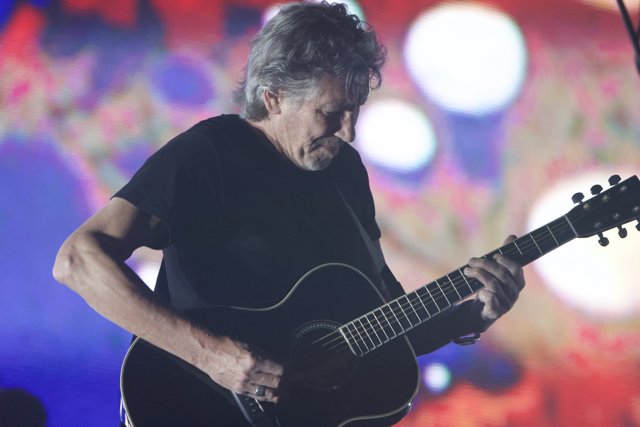 Roger Waters Rocks the Stage with his Acoustic Guitar at Coachella 2008