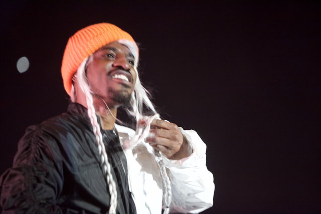 André 3000 Rocks the Stage