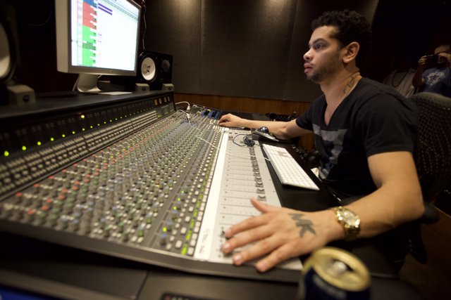 Behind the Sound: Marc Kinchen at the Mixing Desk