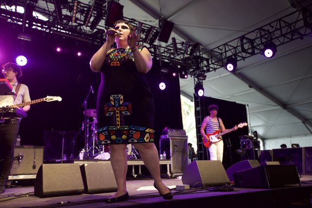Beth Ditto belts out hit tunes on Coachella stage