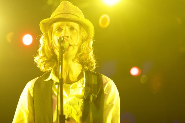 Beck's Solo Performance at 2006 Detour 2 Concert