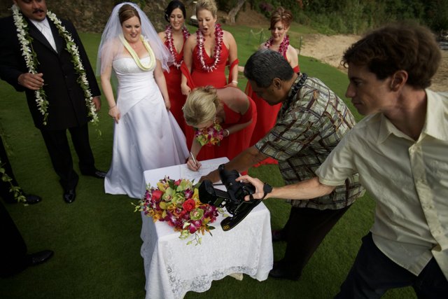 Newlyweds in a Dreamy Hawaiian Ceremony