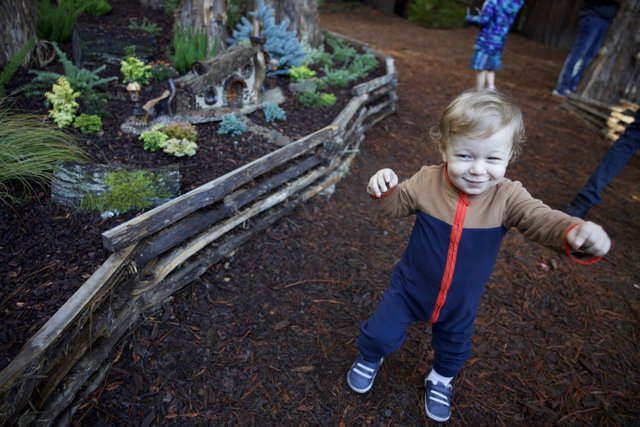 Child's Joy in the Thistlewyck Garden