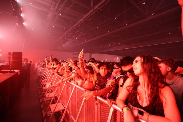 Red-Lit Crowd Surges at Wobbleland Festival 2026