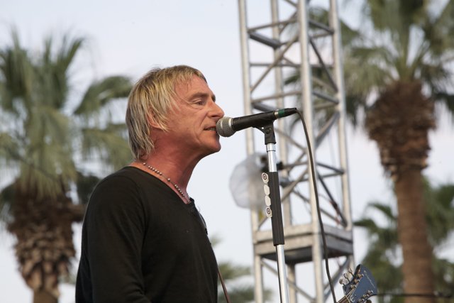 Paul Weller Rocking Out at Coachella 2009