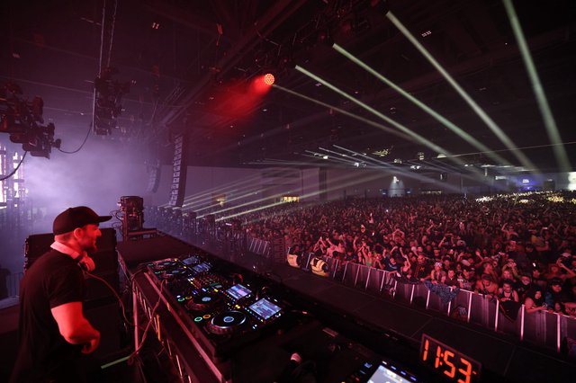 DJ Ignites Massive Crowd at Wobbleland 2026