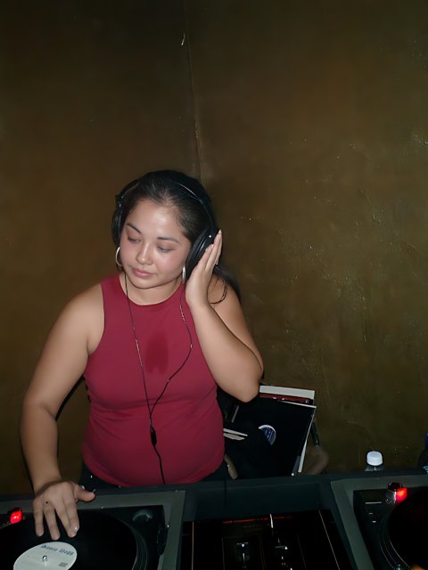 Red-Hot Deejay in Action