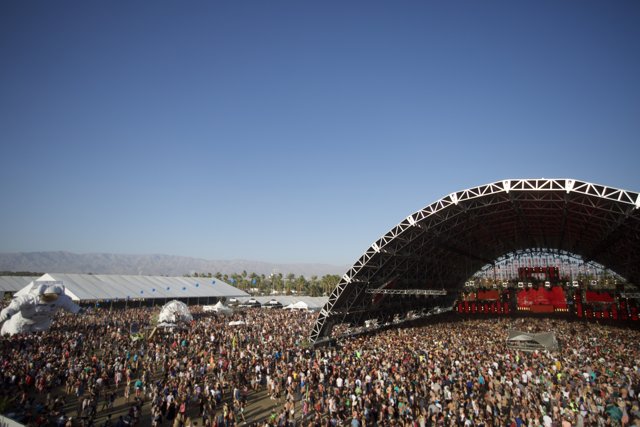 Jam-packed Crowd at Coachella 2014