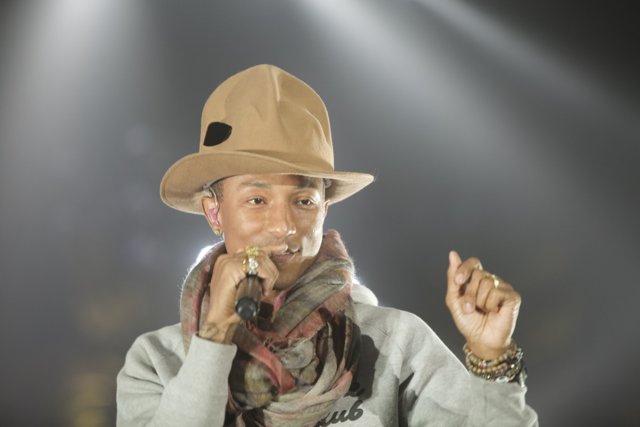 Pharrell Williams Rocks a Sun Hat at the Grammys