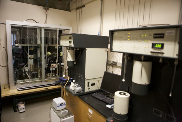 Cutting-edge Technology in a High-Tech Lab