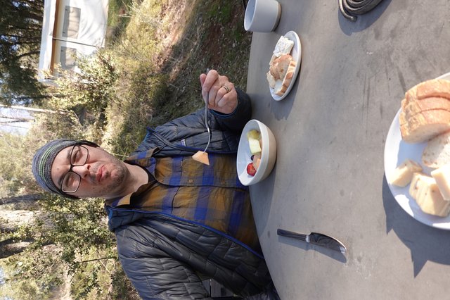 Outdoor Breakfast with Dave in Winter Setting