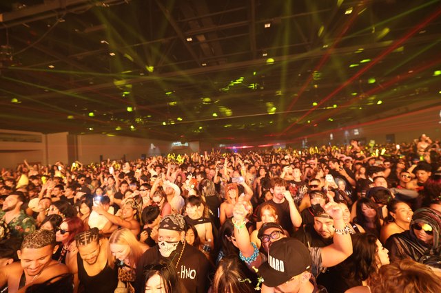 Massive Crowd Erupts at Wobbleland 2026 Festival