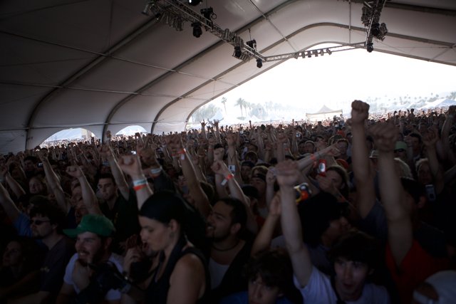 Saturday at Coachella: A Sea of Hands