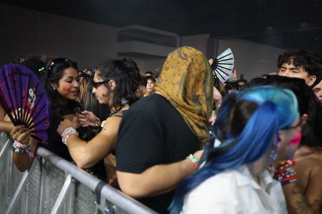 Wobbleland 2026 Crowd Energy at the Barricade