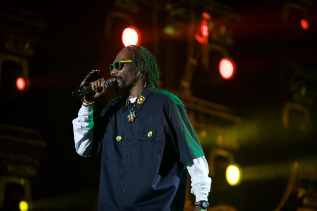 Snoop Dogg Rocks Coachella