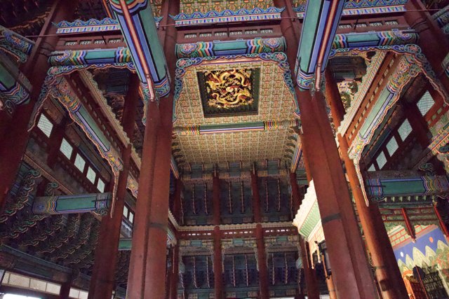 Splendor of Korean Architecture: A Walkthrough of Ornate Pillars