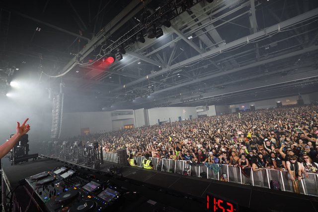 Massive Crowd Electrified at Wobbleland 2026 Festival