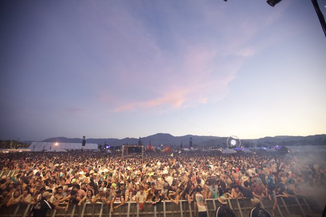 2013 Coachella Weekend 1 Concert Crowd