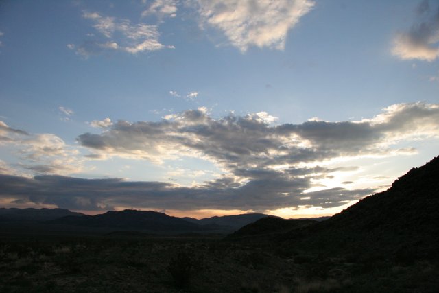 Desert Skies: A Stunning Sunset Scene