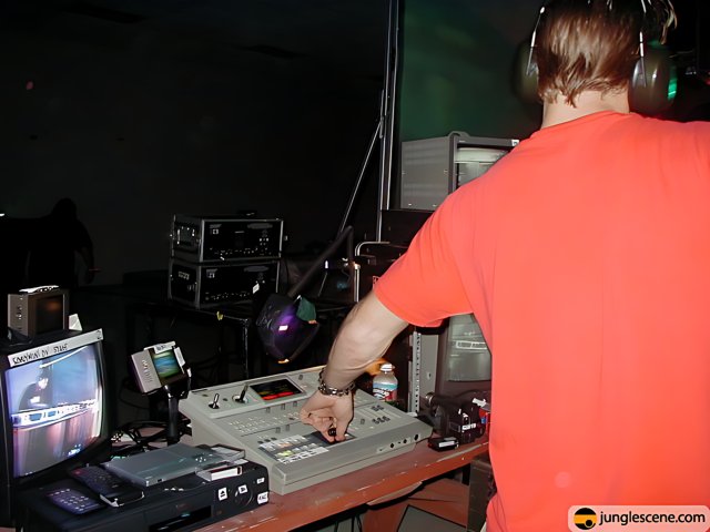 Red Shirt DJ at Audiotistic 2002