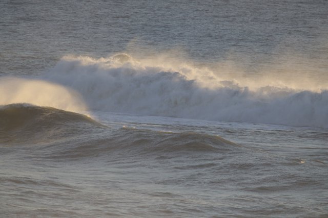 Raging Pacifica's Wave Showdown