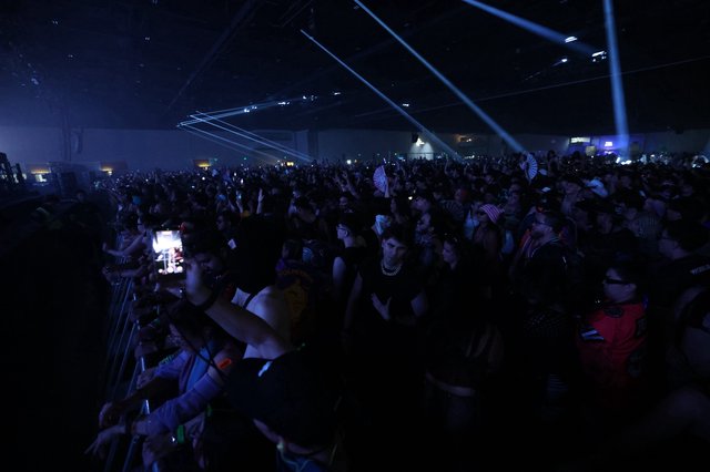Massive Crowd Surges at Wobbleland 2026 EDM Festival