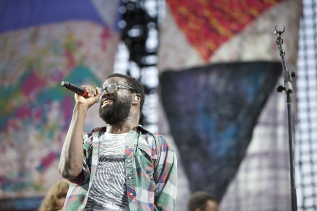 Tunde Adebimpe: The Entertainer