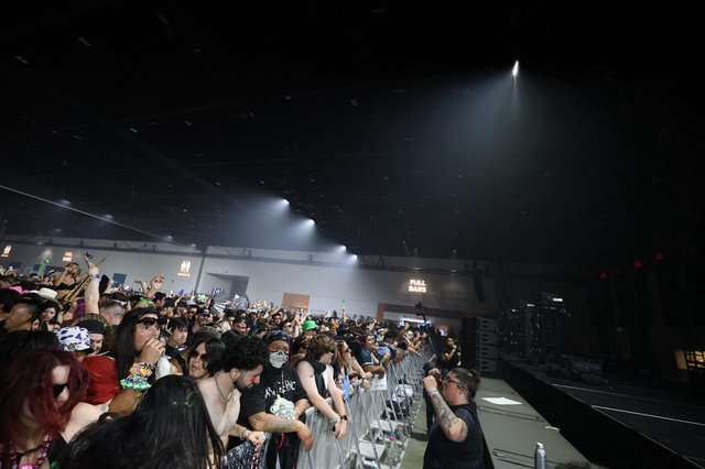 Packed Crowd Surges at Wobbleland 2026 Festival