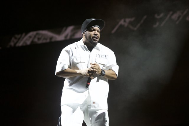 Solo Performance by Ice Cube