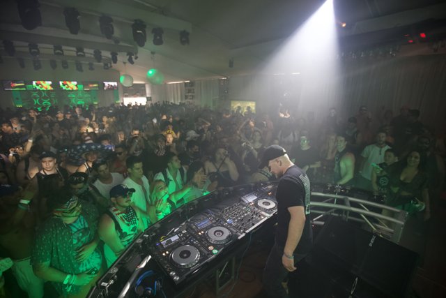 DJ Tyler O'Neill rocks the urban nightclub crowd