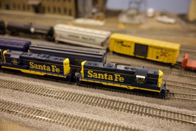 Miniature Marvel: Santa Fe on the Tracks