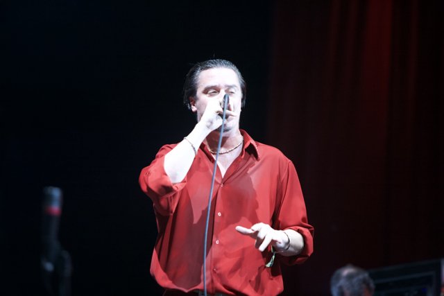 The Red-Shirted Singer: Mike Patton at Coachella