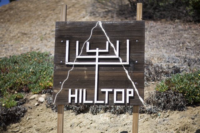 Hilltop Sign