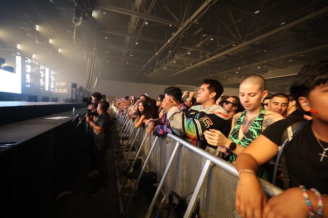 Front Row Fans Pack the Barrier at Wobbleland 2026