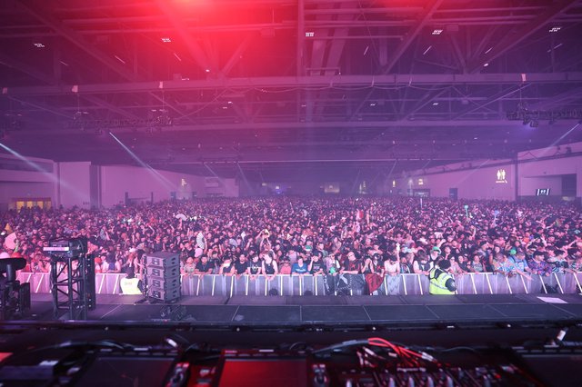 Massive Indoor Crowd Packs Wobbleland 2026 Festival