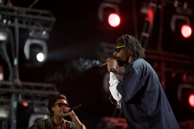 Snoop Dogg Lights Up Coachella